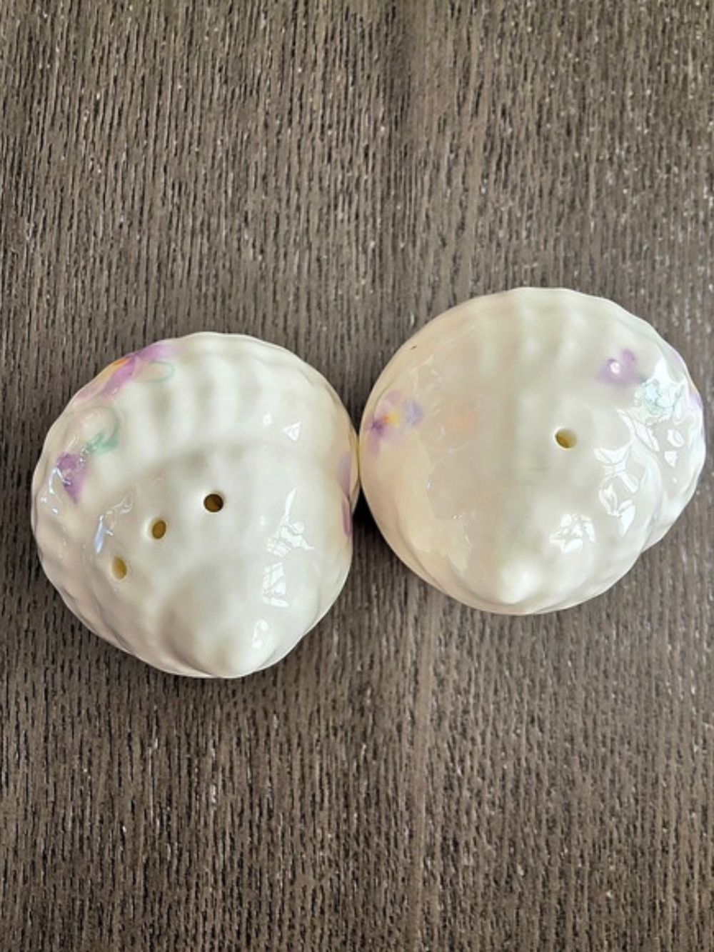 Mikasa Narumi Japan Seashell Salt and Pepper Shakers White & Pink